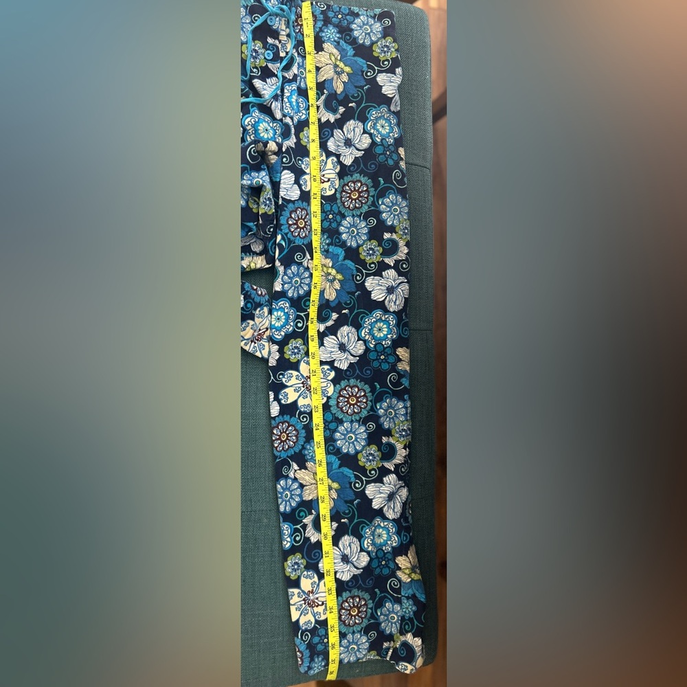 Vera Bradley Navy Blue Floral Pjs botton with White & Teal Accents size M-L - Picture 7 of 8